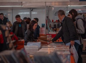 FEIRA-DO-LIVRO-R2-IMAGENS-1-scaled