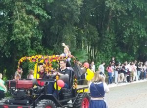 Timbó celebra 154 anos com desfile alegórico