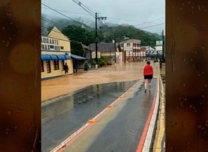 chuva_Benedito-Novo_3-01-22_dest-696x464-2