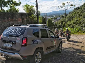 video-rocam-de-blumenau-participa-de-festa-de-aniversario-de-jovem-que-sonha-em-ser-policial-photo4990471833396554026